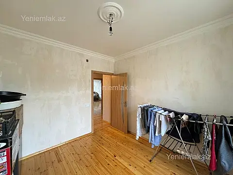 Satılır 5 otaqlı köhnə tikili 120 m²