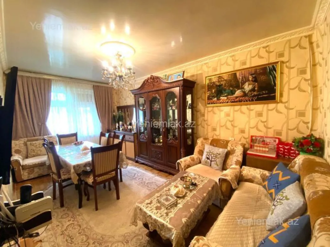 Satılır 3 otaqlı köhnə tikili 90 m²