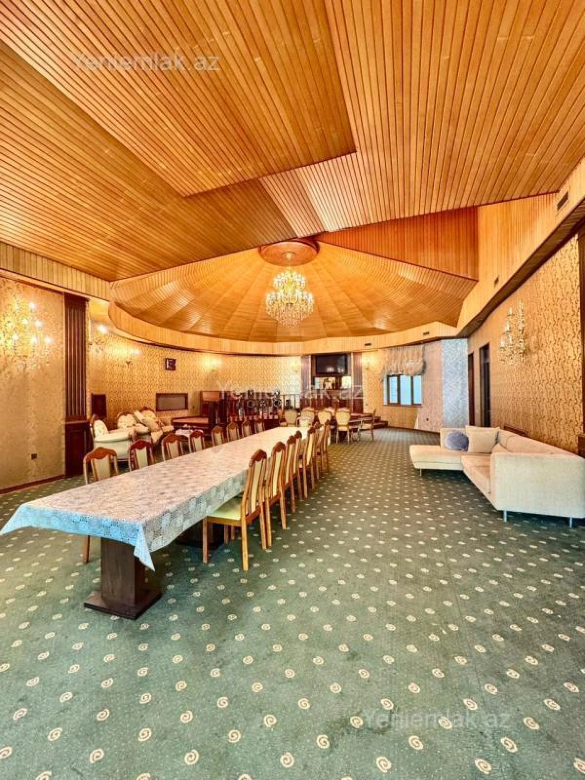 Satılır 14 otaqlı həyət evi 1875 m²