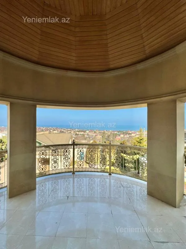 Satılır 14 otaqlı həyət evi 1875 m²