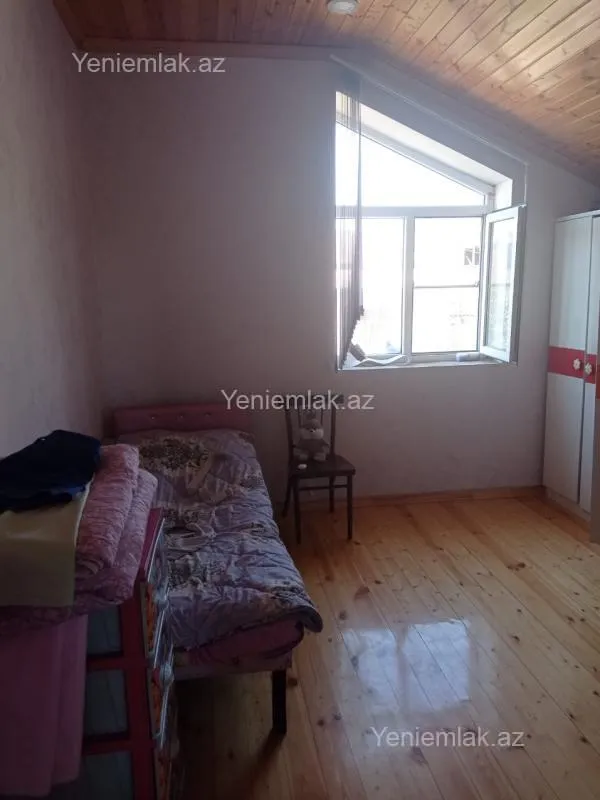 Satılır 6 otaqlı həyət evi 160 m²