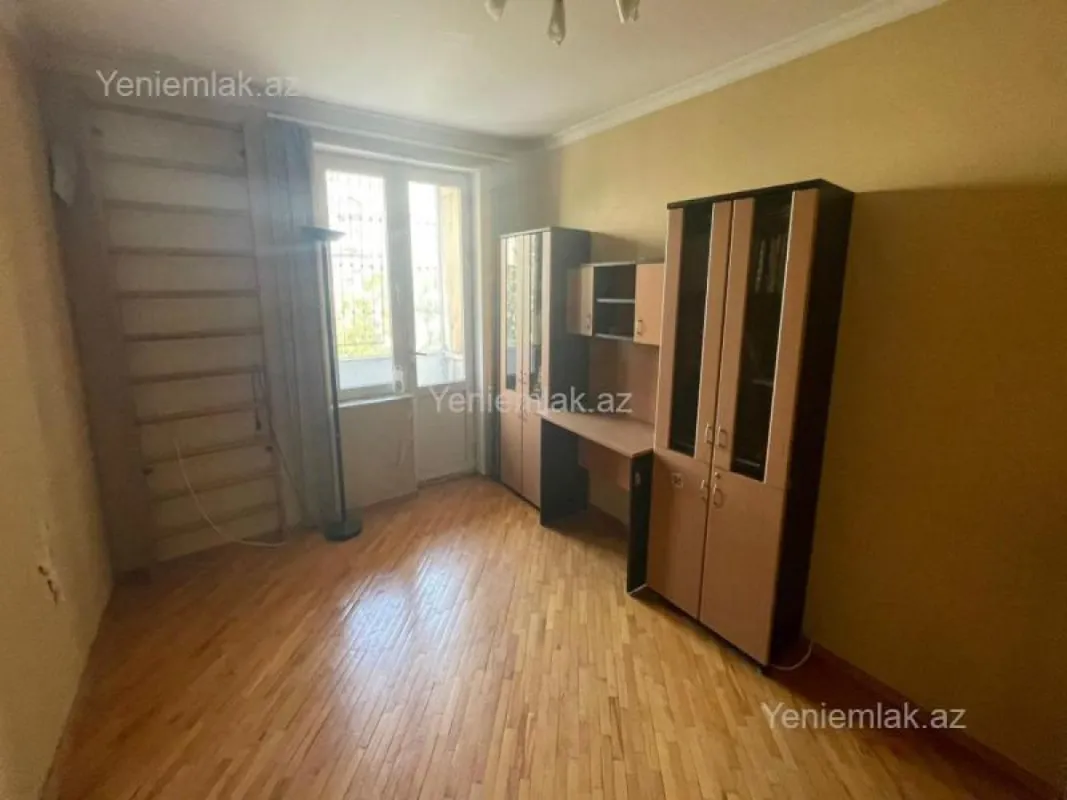 Satılır 3 otaqlı köhnə tikili 65 m²