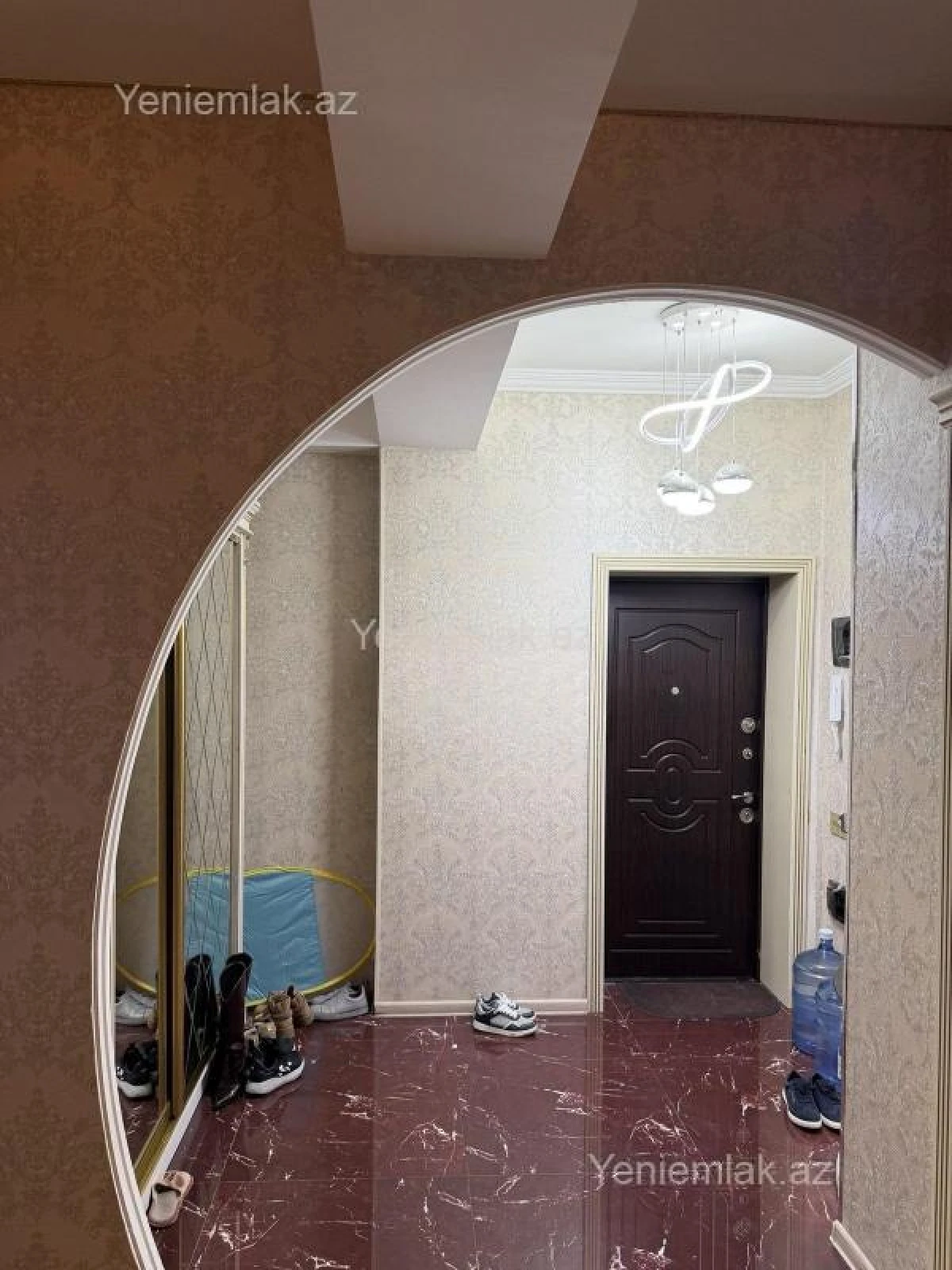 Satılır 3 otaqlı yeni tikili 120 m²