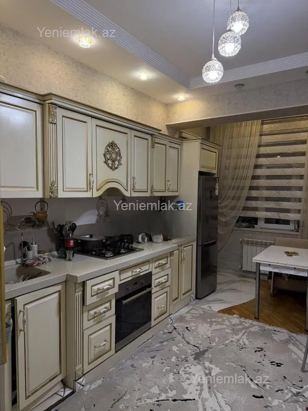 Satılır 3 otaqlı yeni tikili 120 m²