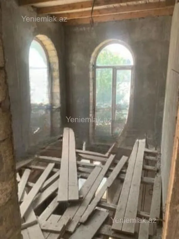 Satılır 6 otaqlı həyət evi 200 m²