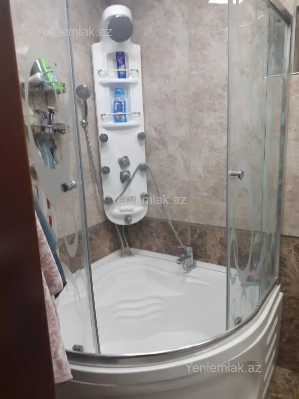 Satılır 4 otaqlı həyət evi 210 m²