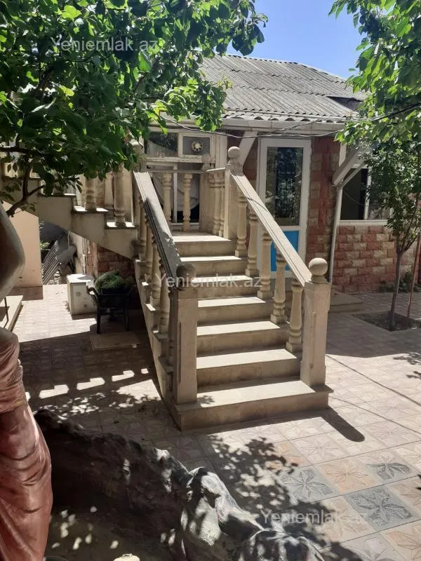 Satılır 4 otaqlı həyət evi 210 m²