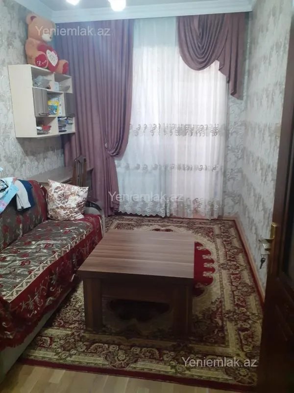Satılır 4 otaqlı həyət evi 210 m²