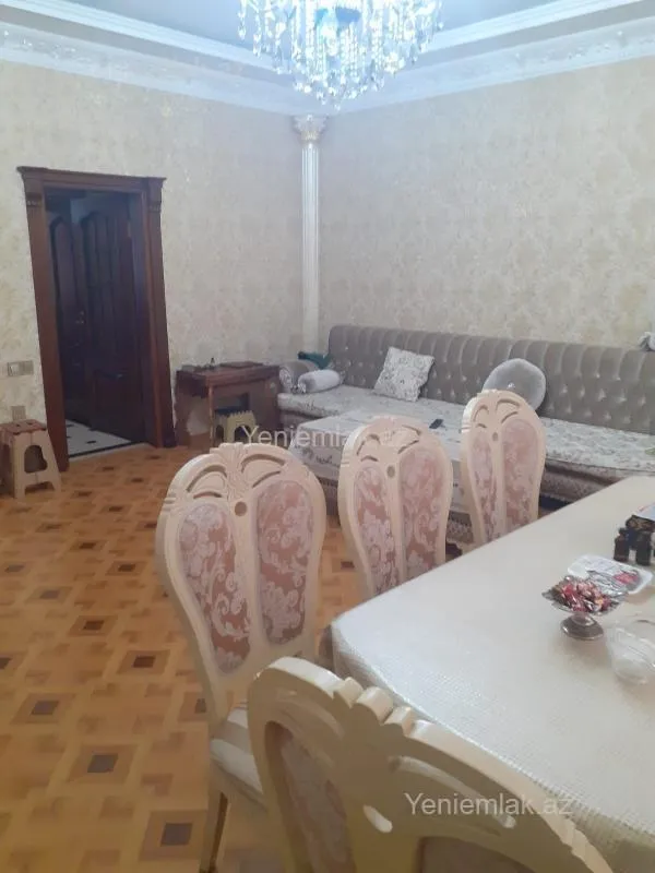 Satılır 4 otaqlı həyət evi 210 m²