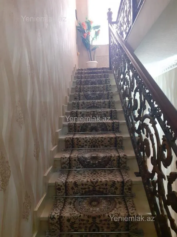 Satılır 4 otaqlı həyət evi 210 m²
