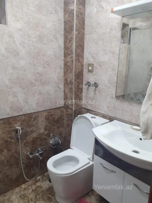 Satılır 4 otaqlı həyət evi 210 m²
