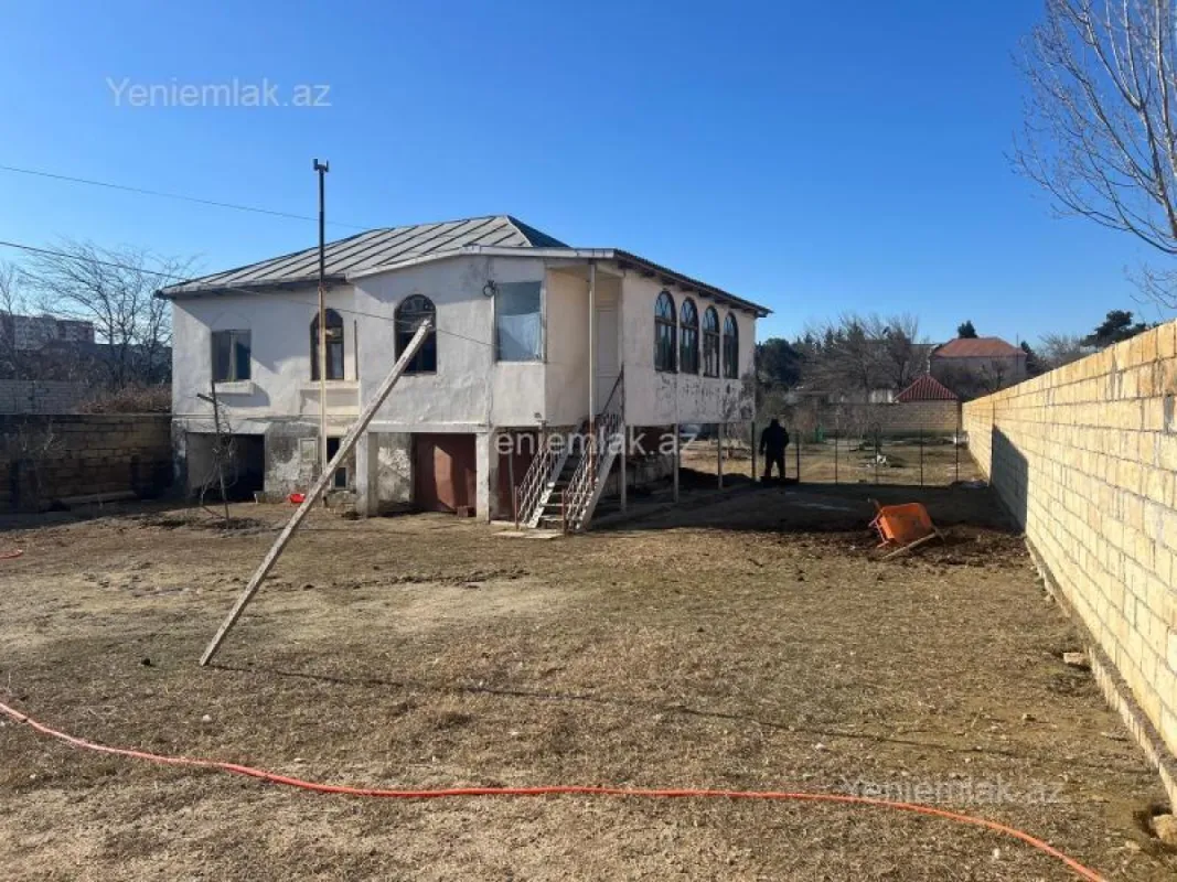 Satılır 5 otaqlı həyət evi 100 m²