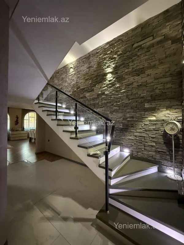 Satılır 6 otaqlı yeni tikili 250 m²