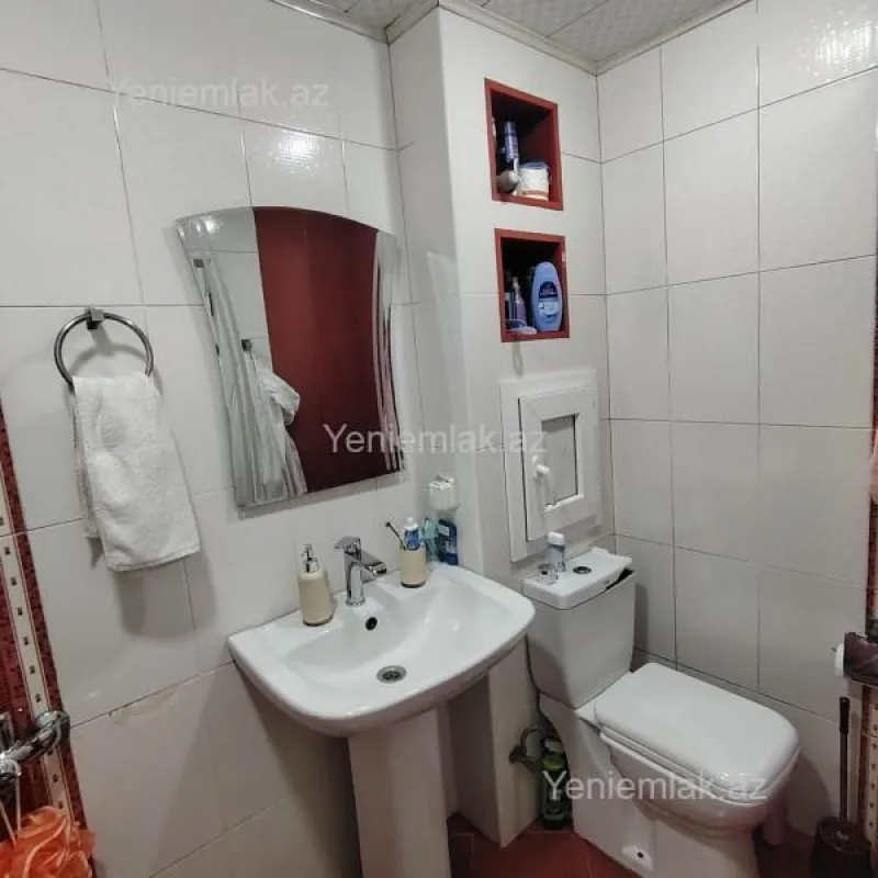 Satılır 3 otaqlı köhnə tikili 75 m²