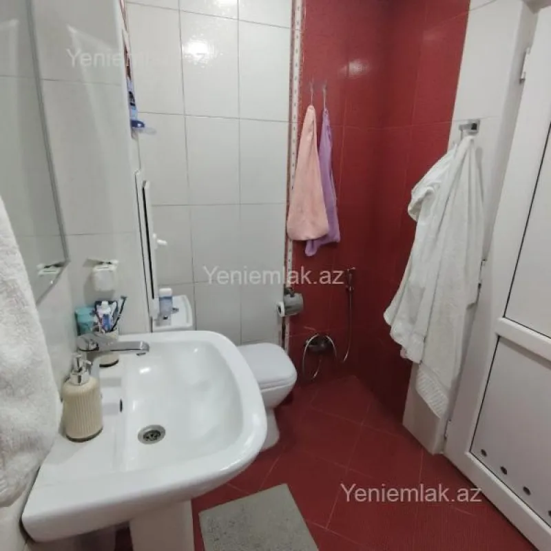 Satılır 3 otaqlı köhnə tikili 75 m²