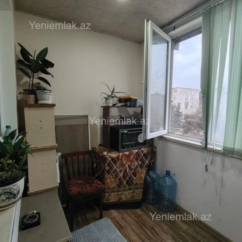 Satılır 3 otaqlı köhnə tikili 75 m²