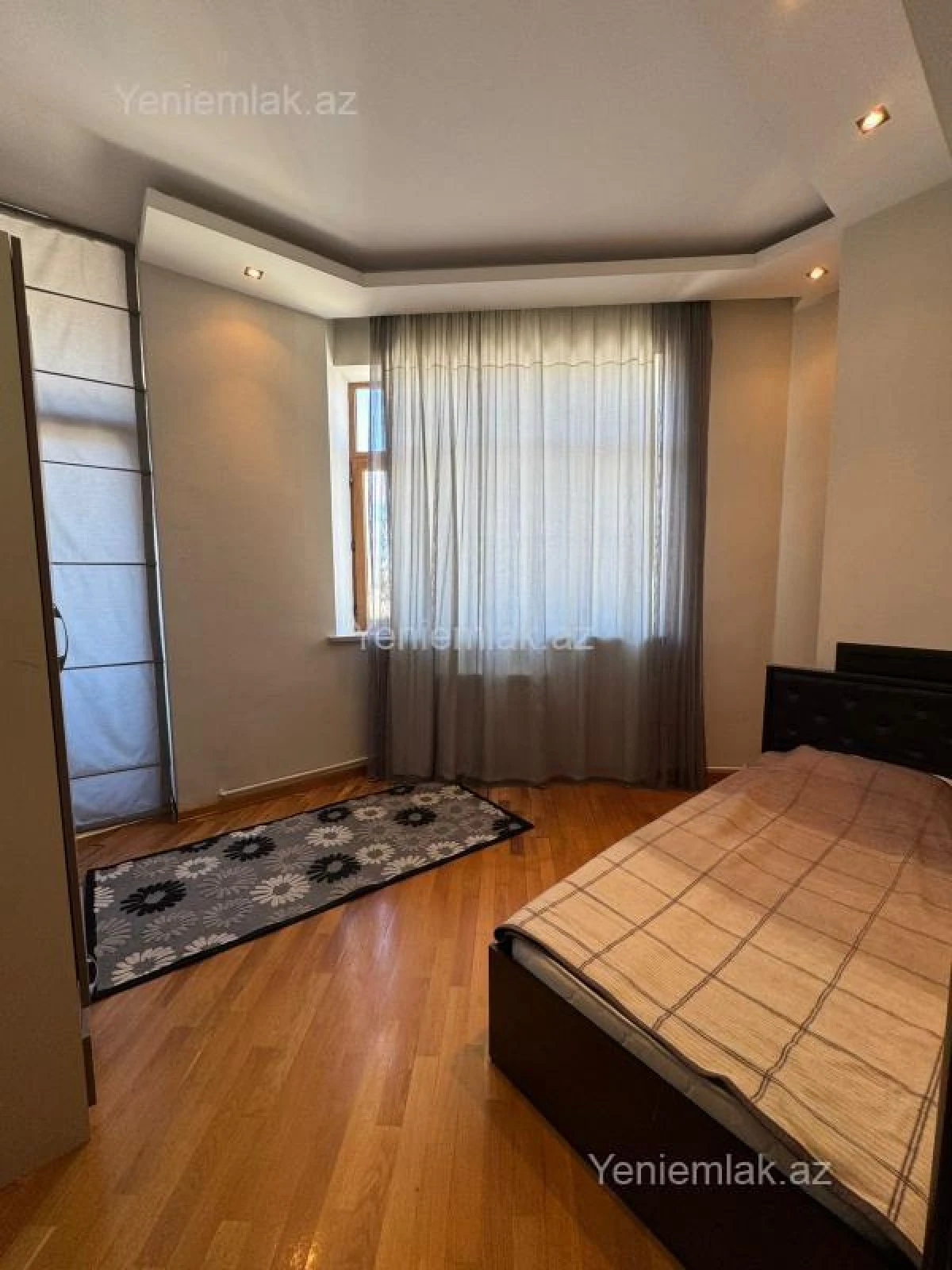 Satılır 3 otaqlı yeni tikili 185 m²
