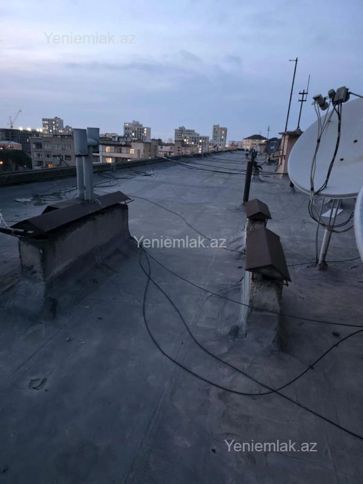 Satılır 2 otaqlı köhnə tikili 64 m²