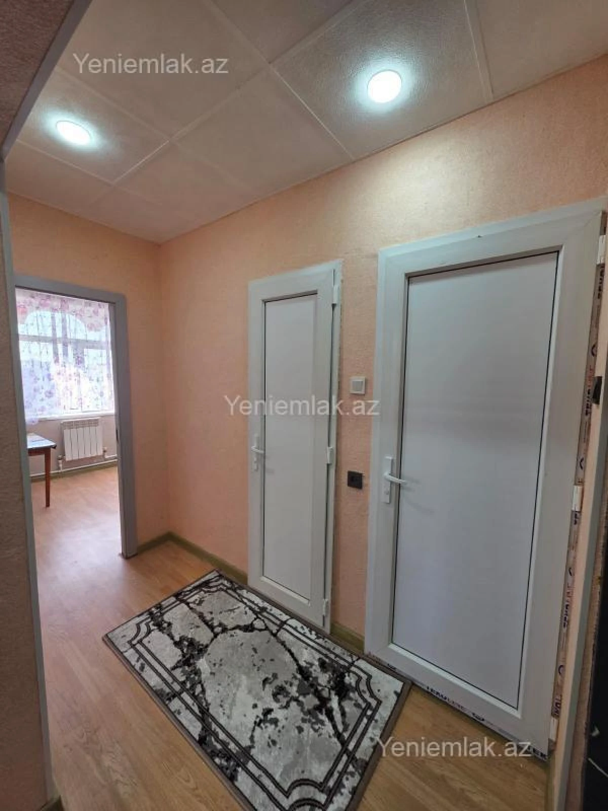 Satılır 2 otaqlı köhnə tikili 64 m²