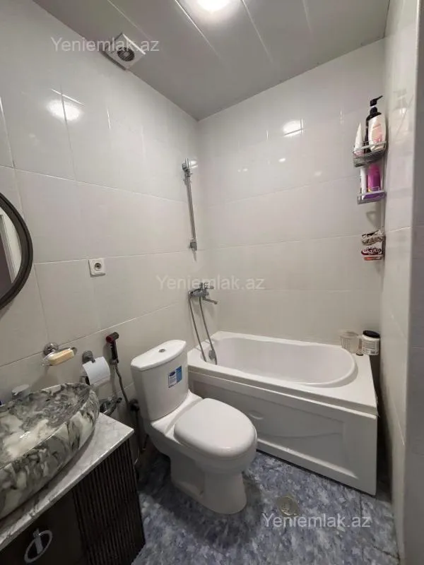 Satılır 2 otaqlı yeni tikili 65 m²