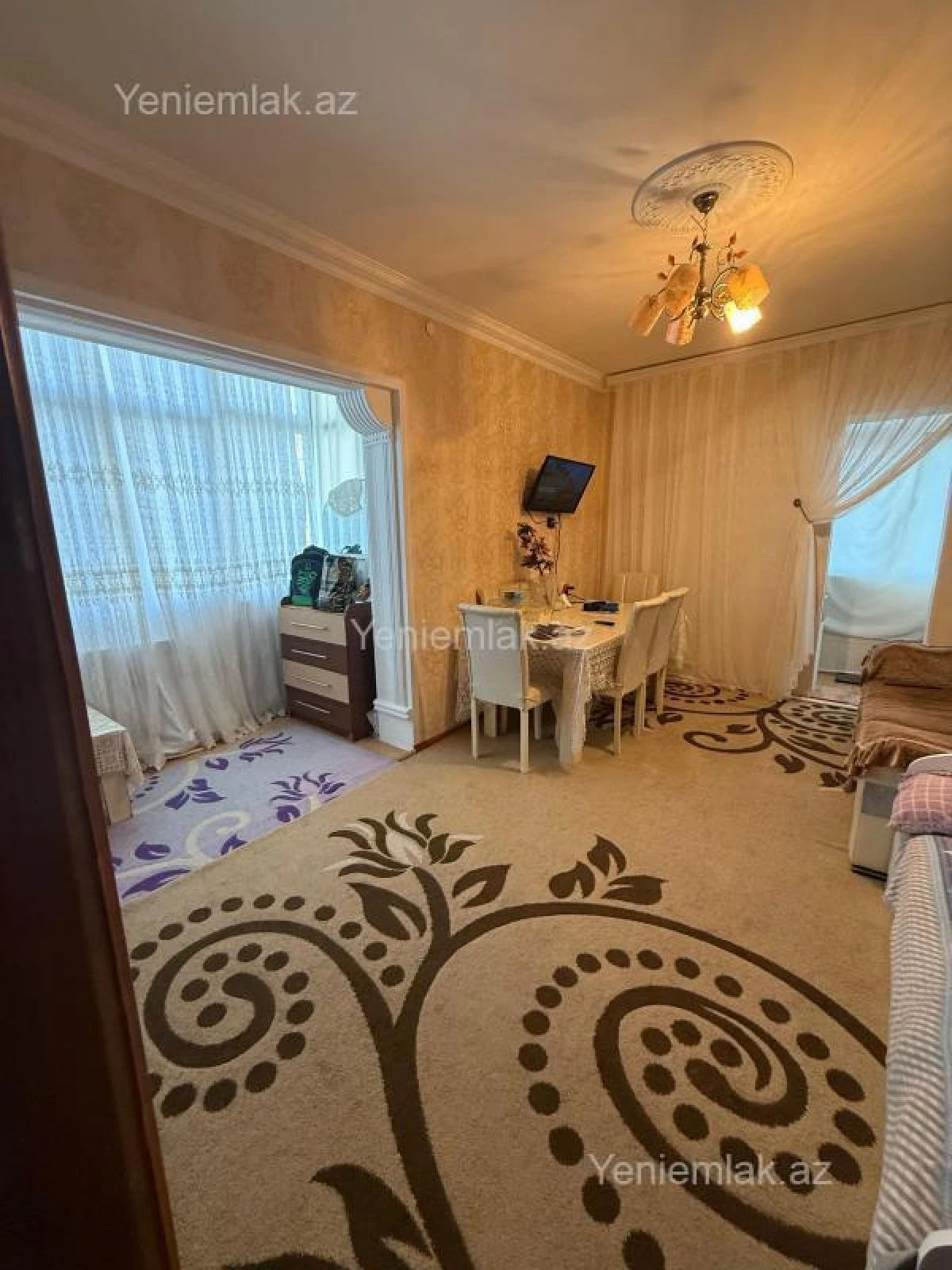 Satılır 2 otaqlı köhnə tikili 50 m²