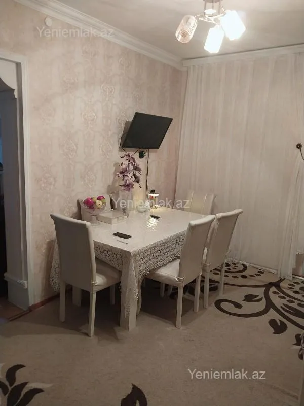 Satılır 2 otaqlı köhnə tikili 50 m²