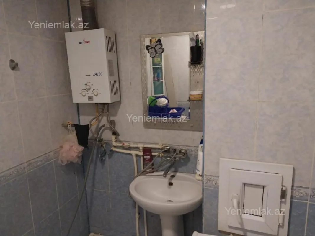 Satılır 2 otaqlı köhnə tikili 50 m²