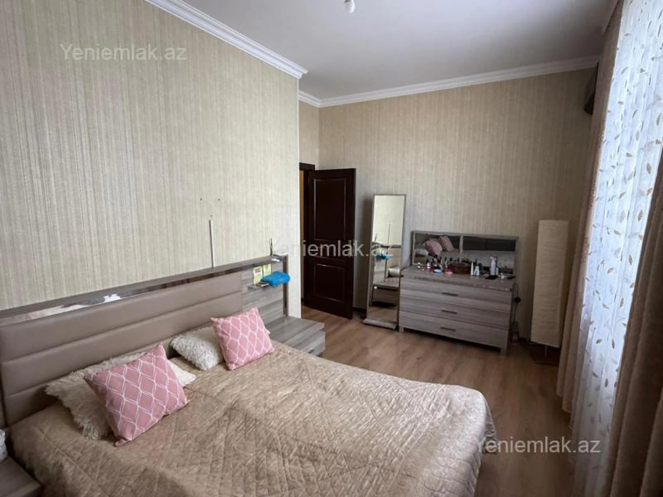 Satılır 3 otaqlı yeni tikili 77 m²
