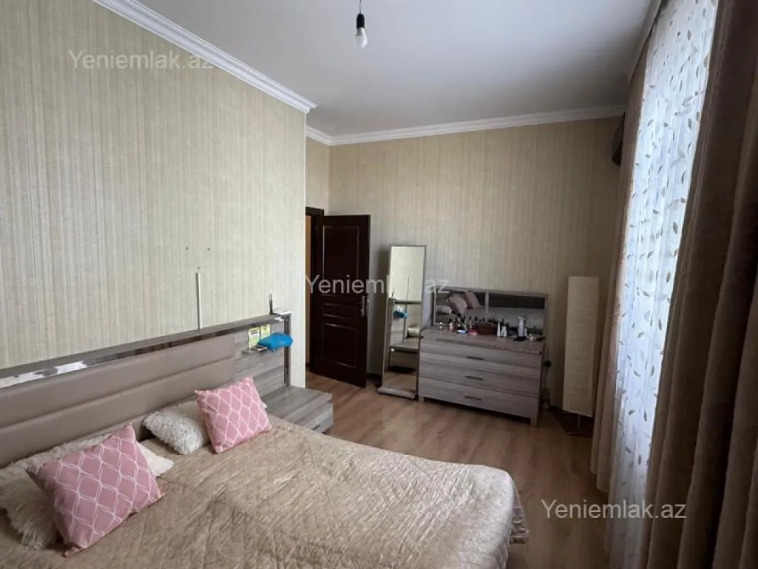 Satılır 3 otaqlı yeni tikili 77 m²