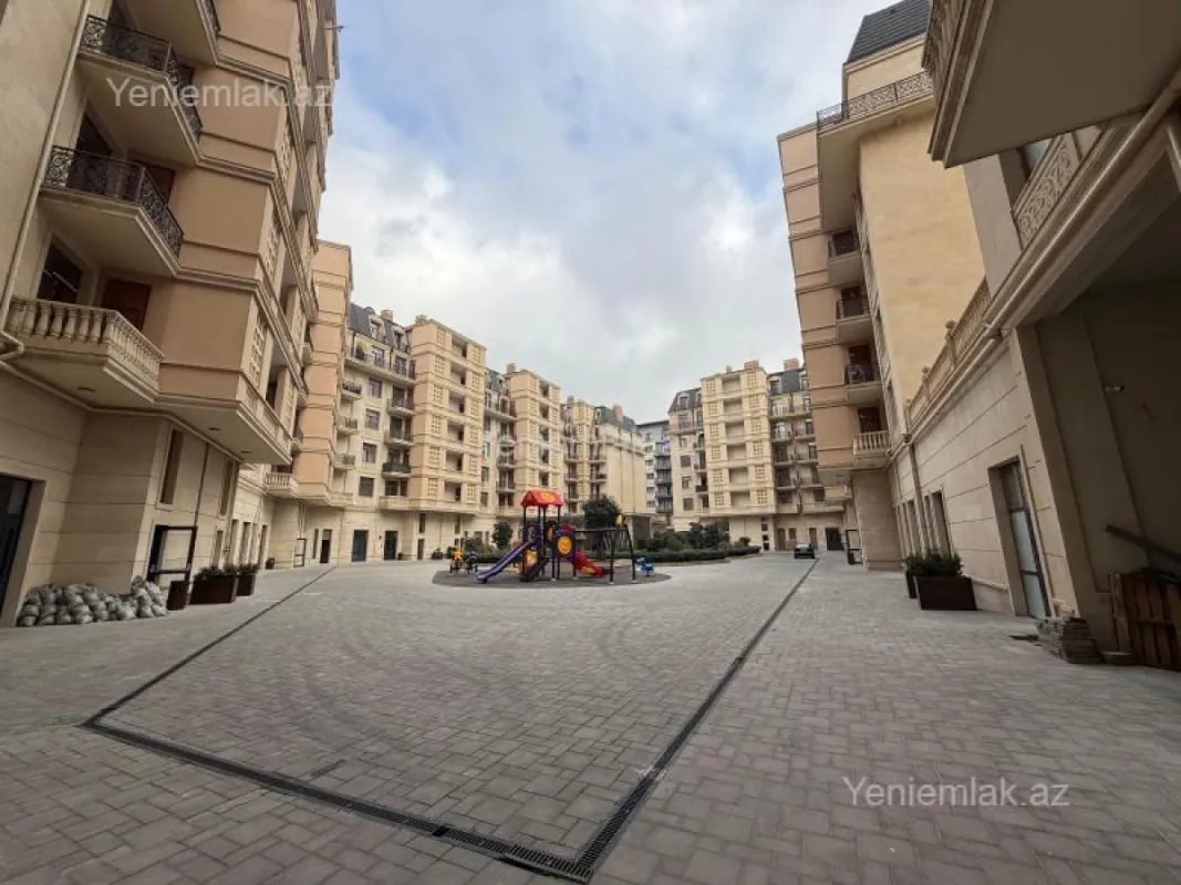 Satılır 4 otaqlı yeni tikili 195 m²