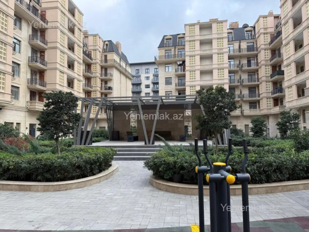 Satılır 4 otaqlı yeni tikili 195 m²