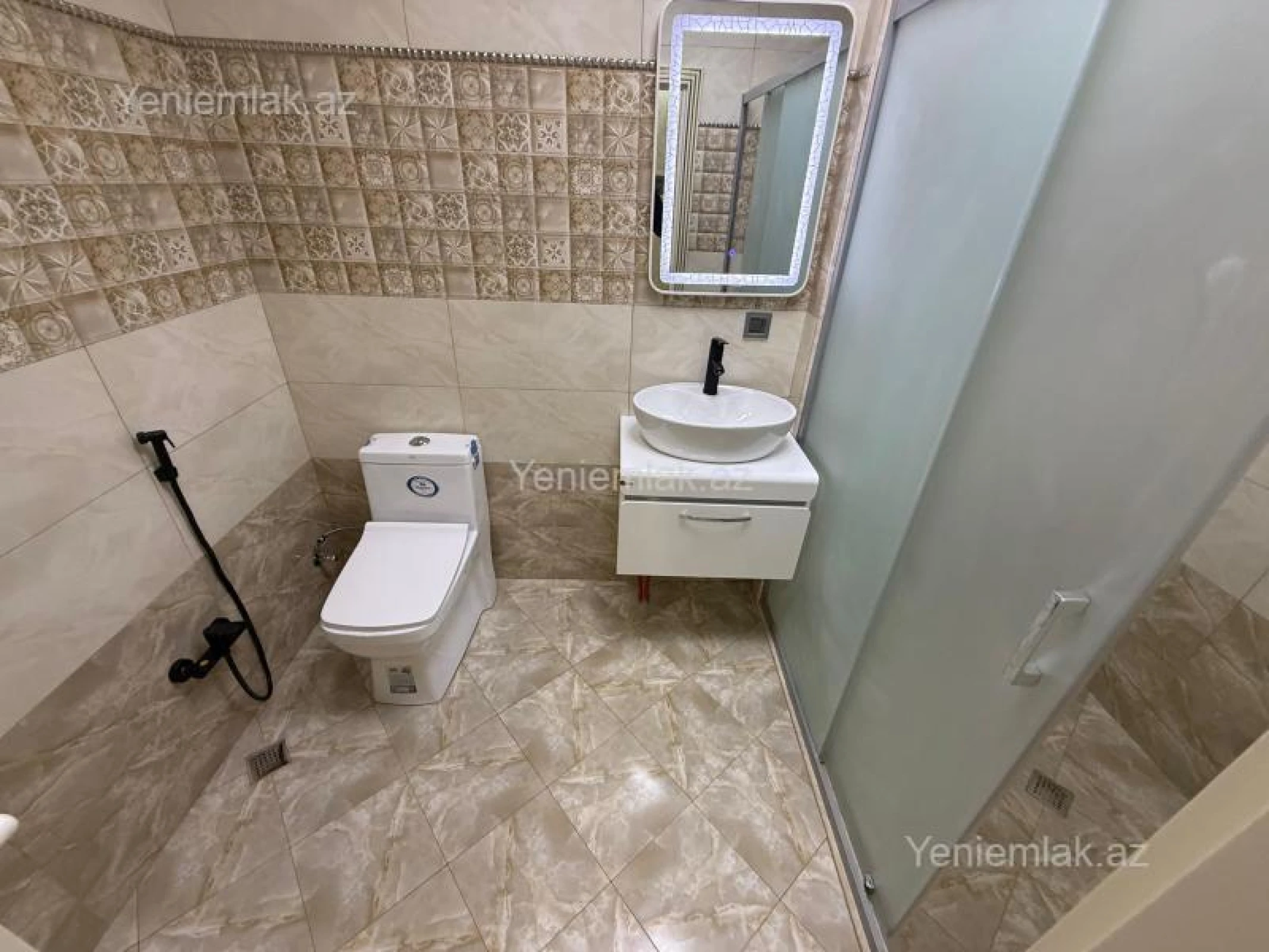 Satılır 2 otaqlı yeni tikili 65 m²