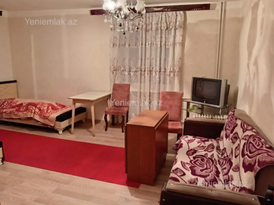 Satılır 1 otaqlı köhnə tikili 35 m²