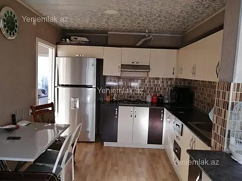 Satılır 3 otaqlı köhnə tikili 100 m²
