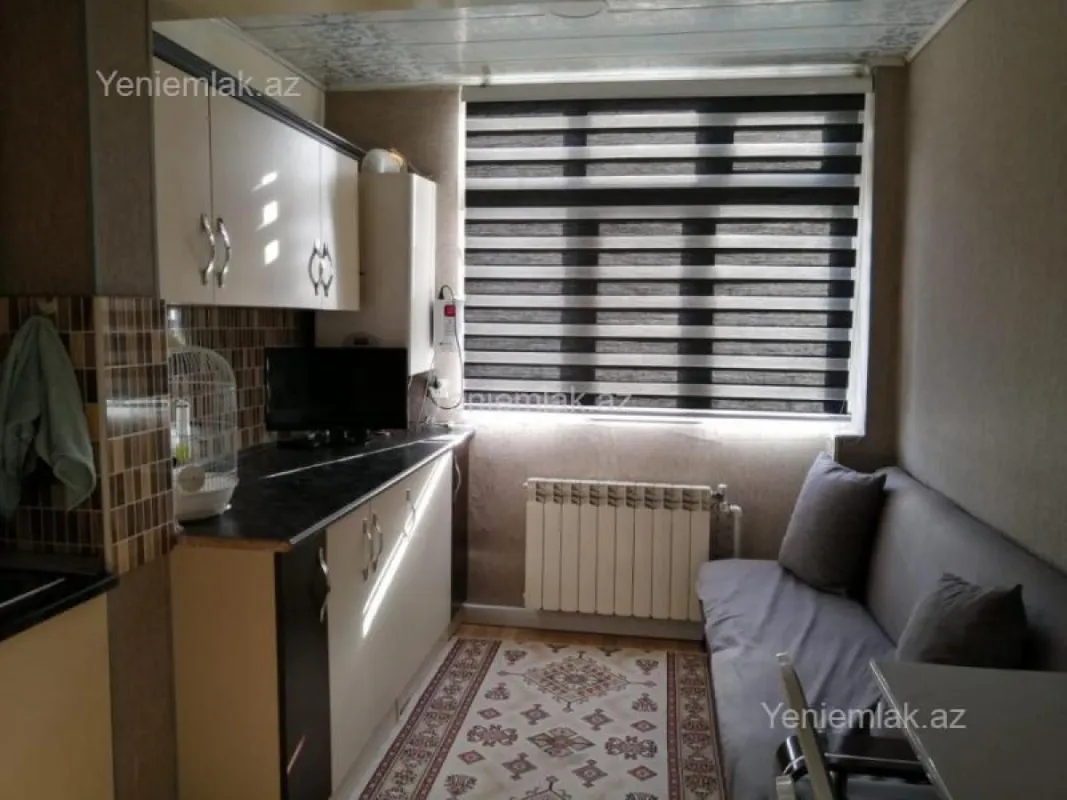 Satılır 3 otaqlı köhnə tikili 100 m²