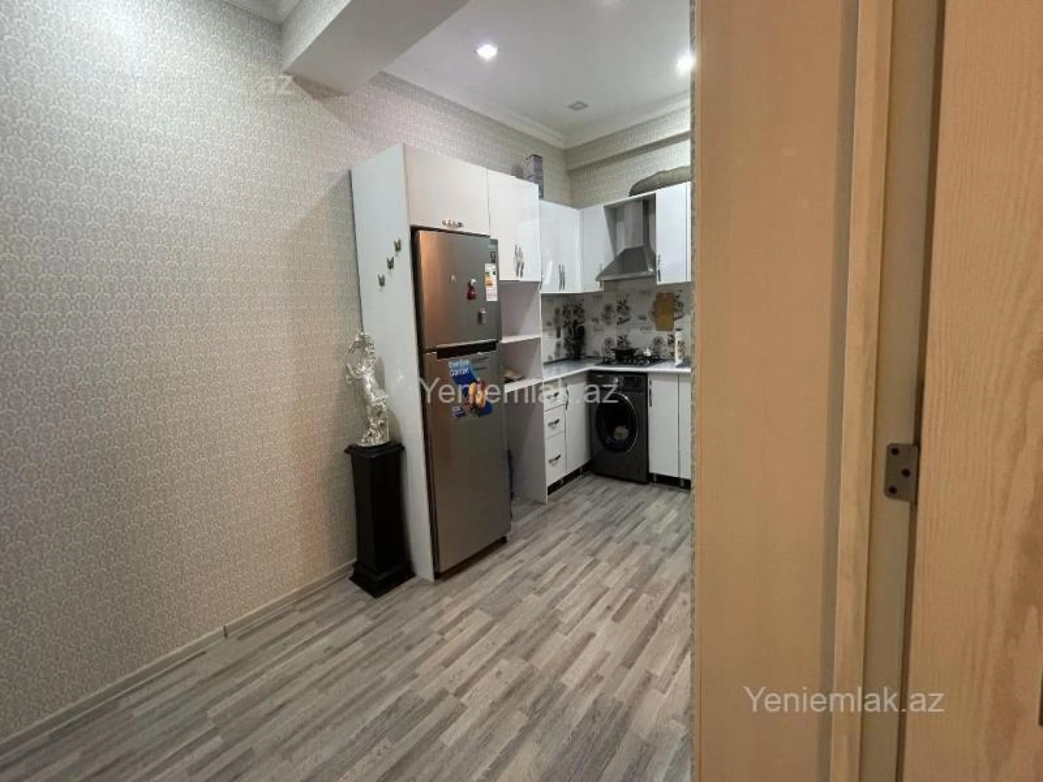 Satılır 3 otaqlı yeni tikili 76 m²