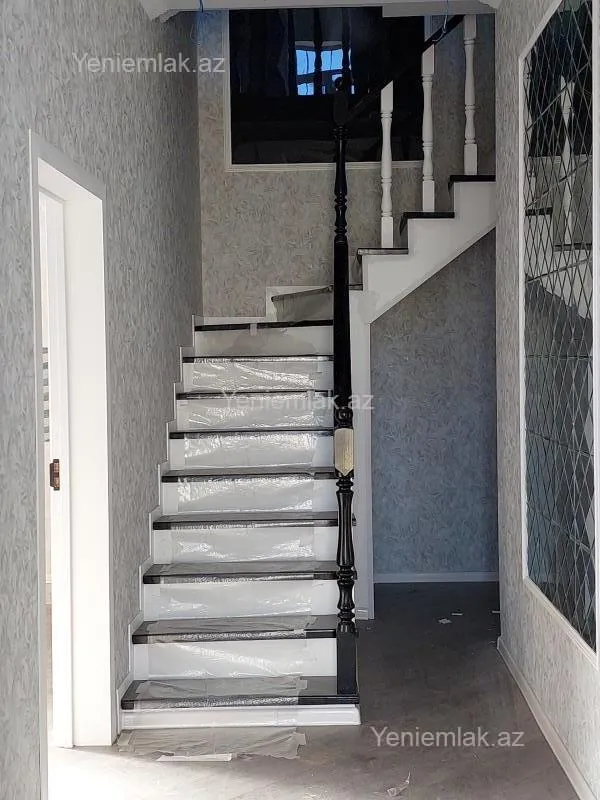 Satılır 6 otaqlı həyət evi 170 m²