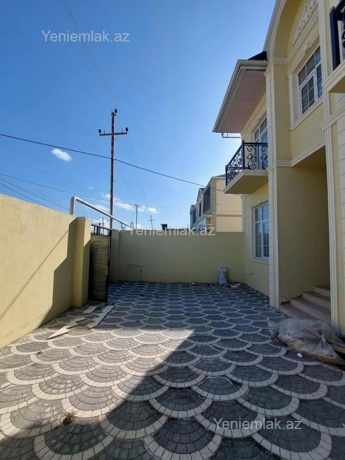 Satılır 6 otaqlı həyət evi 170 m²