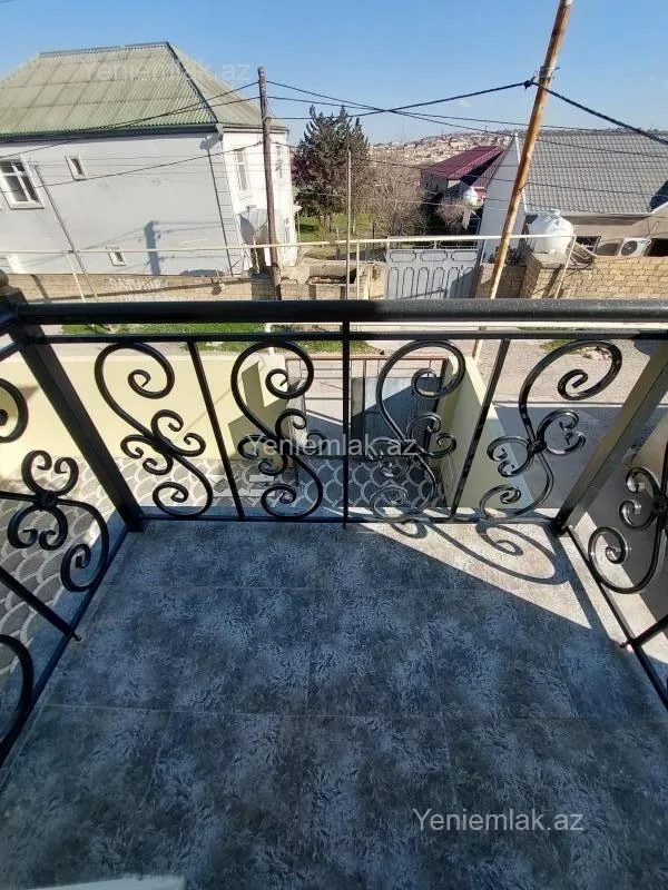 Satılır 6 otaqlı həyət evi 170 m²