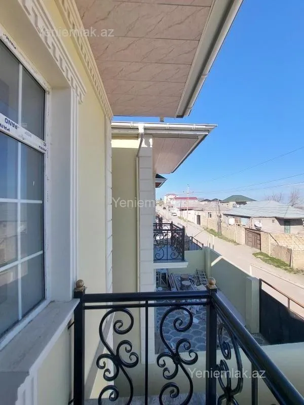 Satılır 6 otaqlı həyət evi 170 m²