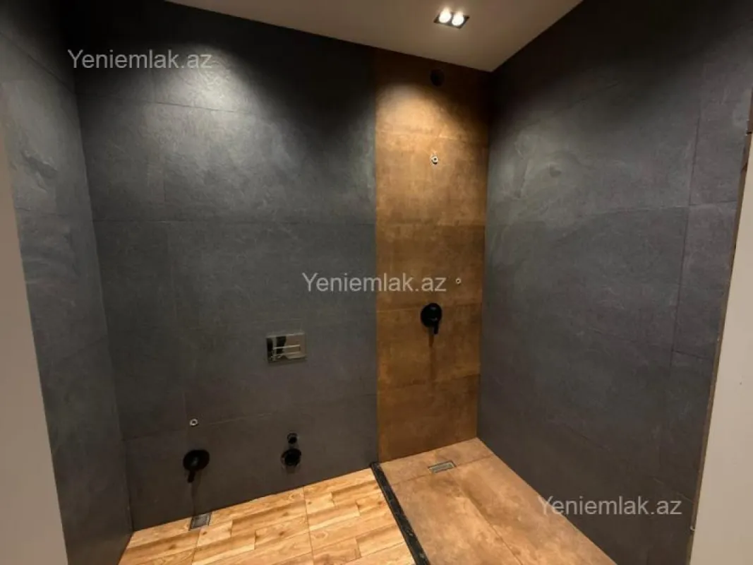 Satılır 6 otaqlı həyət evi 230 m²