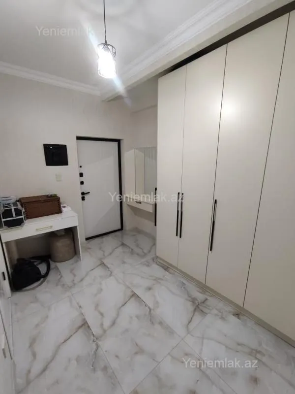 Satılır 2 otaqlı yeni tikili 60 m²