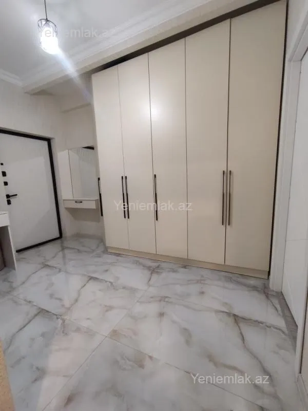 Satılır 2 otaqlı yeni tikili 60 m²