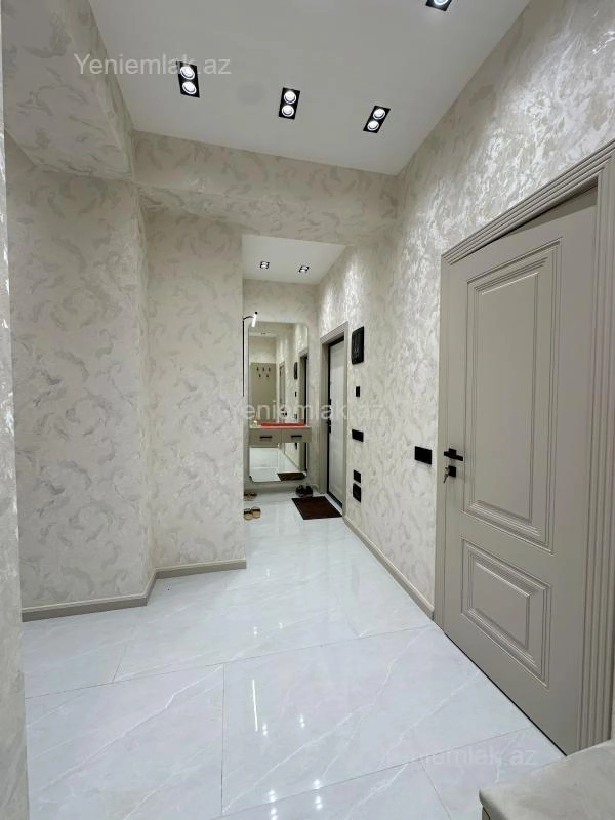 Satılır 2 otaqlı yeni tikili 80 m²