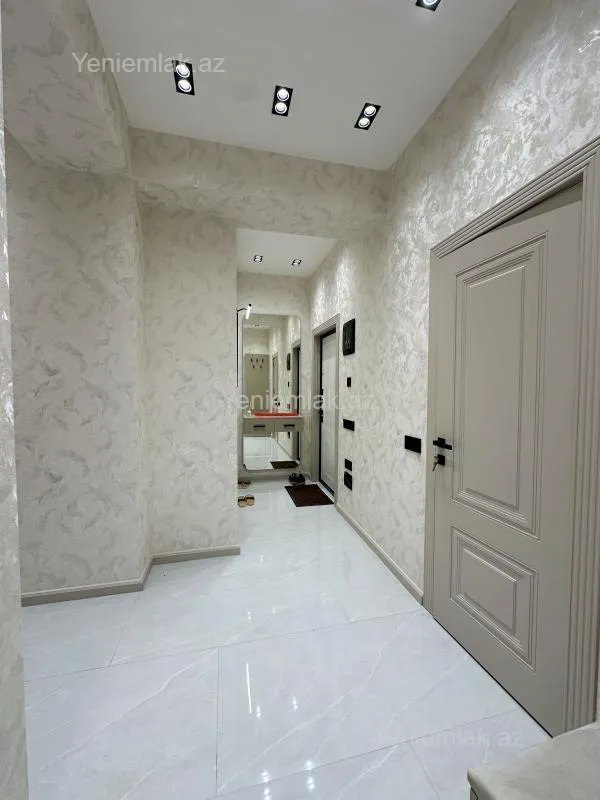 Satılır 2 otaqlı yeni tikili 80 m²