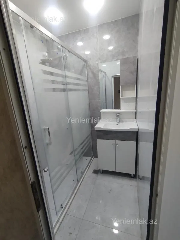 Satılır 2 otaqlı köhnə tikili 60 m²