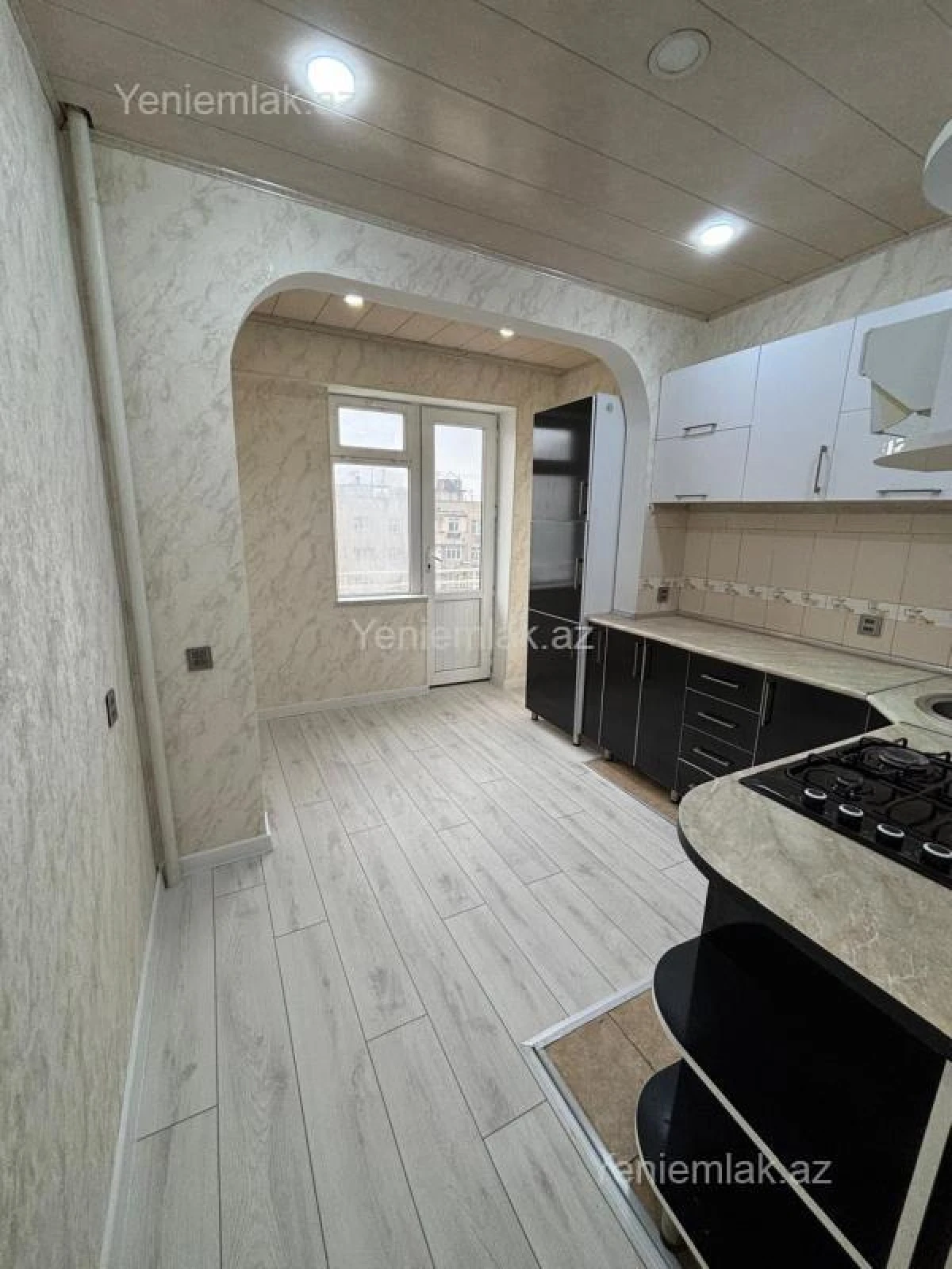 Satılır 2 otaqlı köhnə tikili 60 m²