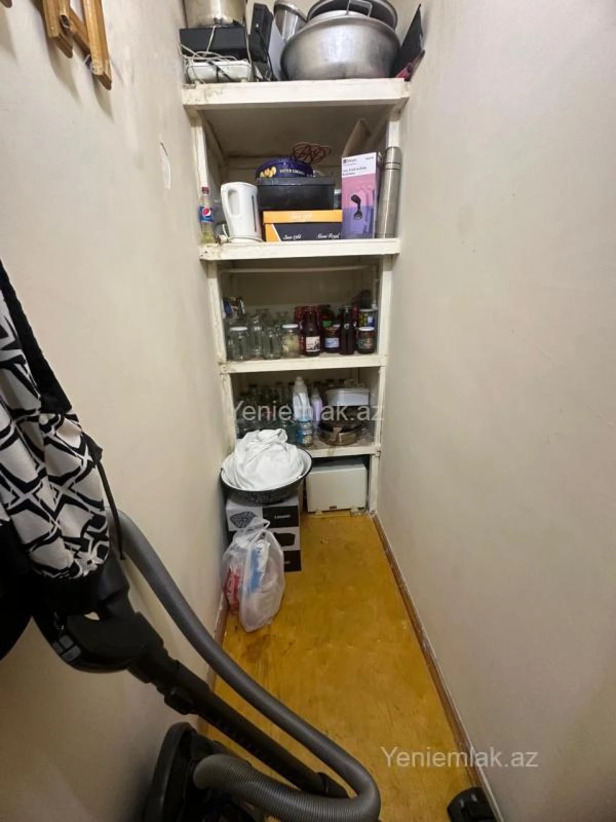 Satılır 2 otaqlı köhnə tikili 65 m²