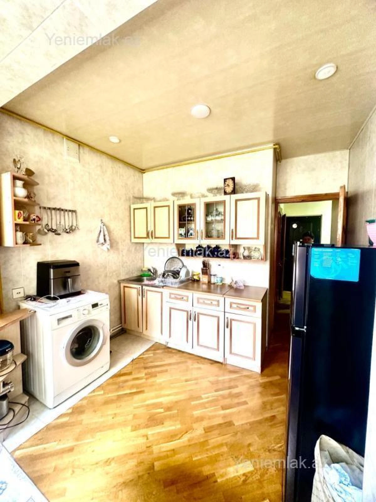 Satılır 2 otaqlı köhnə tikili 65 m²