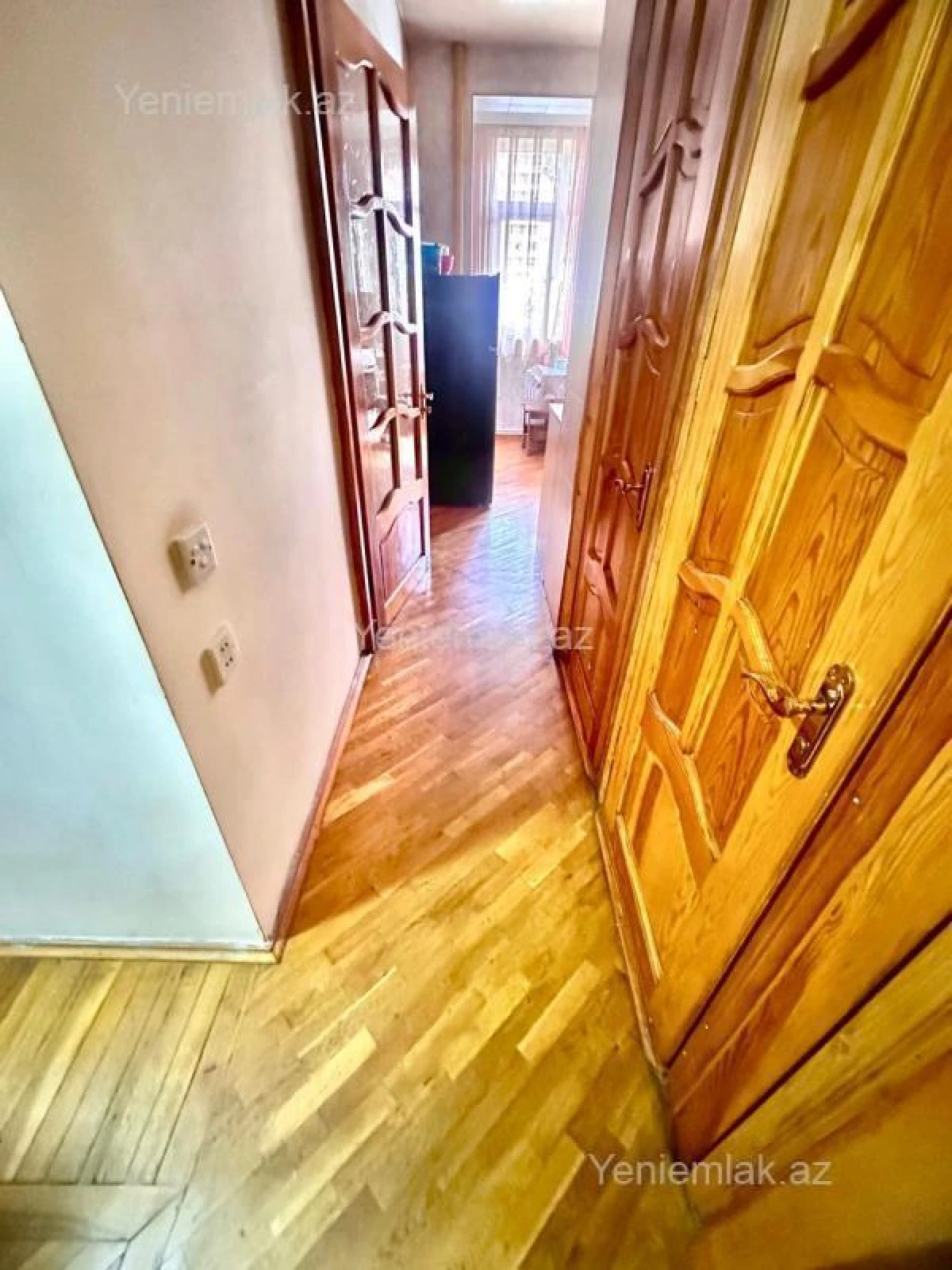 Satılır 2 otaqlı köhnə tikili 65 m²